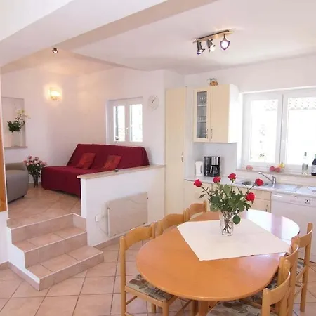 In With Swimming Pool Vikendica *